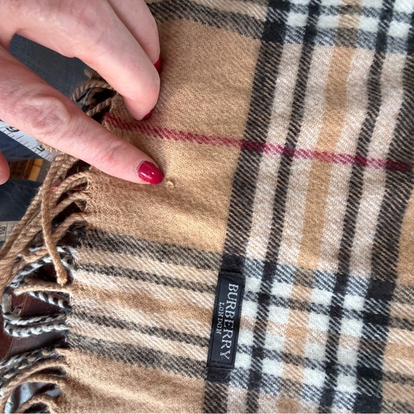 Burberry Tan and Red Checkered classic scarf - Picture 7 of 9